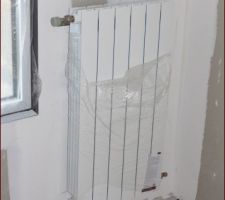 Changement des radiateurs de l'&eacute;tage pour coller au contrat. Bien moins volumineux!