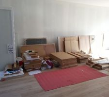 Début montage des meubles de la cuisine