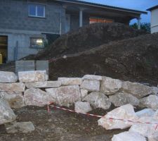 Aperçu de l'enrochement en cours de construction