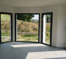 Ménage fait bande de protection enlevées