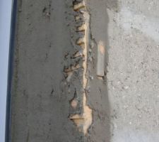 Ma&ccedil;onnerie pr&eacute;vue sur les plans du PC en 95cm, mais porte standard en 90cm. Rectification de la ma&ccedil;onnerie avec des parements en brique....