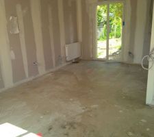 Petit passage sur le chantier, rencontre avec Produsol, ils sont venu faire le ragréage.