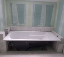 Habillage baignoire en cours