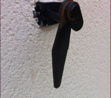 Buttée de réglage de l'arrêt de volet noyé dans le crépis...