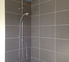 Salle de bain des enfants.