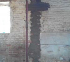 Coffrage en b&eacute;ton pour soutenir l'IPN.