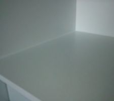 Joint acrylique blanc 
Placard de notre chambre fait de nos mains