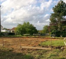 Décapage du sol et Tracage de la Forme de la Maison