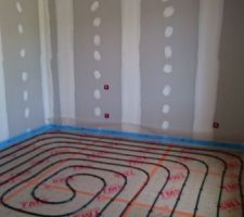 Le plancher chauffant dans la chambre