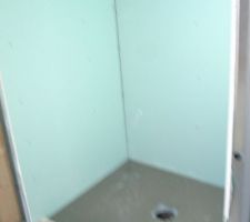 La douche &agrave; l'italienne en chantier.