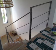 Rampe d'escalier en place fait maison