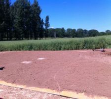 C'est partie, on étale la terre, la c'est hier enfin étaler