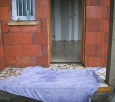 Le porche refait en totalité.