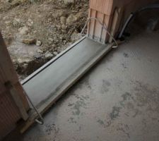 Seuil de porte de service arrière garage