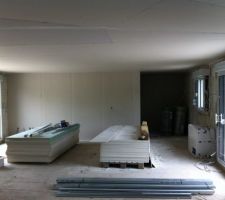 Placo en cour coté cuisine / salle à manger