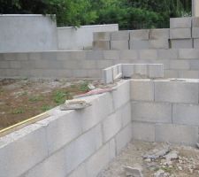 A l'anglu du garage et du futur salon séjour !