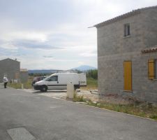 Au loin on distingue le Mont Ventoux