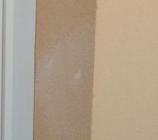 Les ouvriers venus dernièrement nous ont dégueulassés la maison.