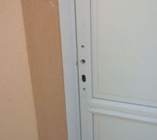 Les ouvriers venus dernièrement nous ont dégueulassés la maison.