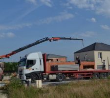 2015/06/12: Mise en place de la dalle alvéolaire précontrainte et de la poutre precontrainte du R 1