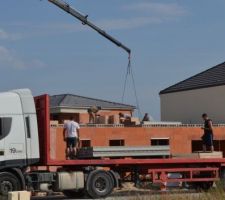 2015/06/12: Mise en place de la dalle alvéolaire précontrainte et de la poutre precontrainte du R 1