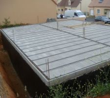 Pose des poutrelles et hourdis en béton
