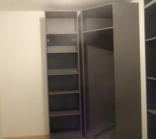 Début du montage du dressing