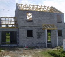 Finitions avant la couverture.