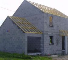 Finitions avant la couverture.