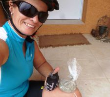 Suis allée récupérer du sable pour le bac à sable aujourd'hui..... petite boucle en vélo de route de 117 bornes, lol!
De retour à la maison ;-)