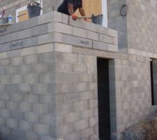 Petite idée d'utiliser deux tuiles afin de réaliser l'évacuation des eaux de pluie