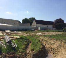 Avec la construction du centre de loisirs du Verger (p&eacute;niblement)