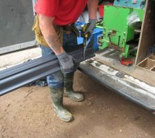 22- finition de la découpe au sécateur