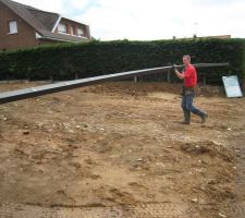 23- déplacement de la gouttière pour être posée