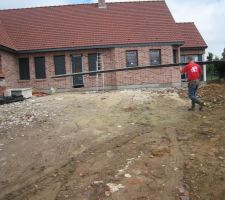 23- déplacement de la gouttière pour être posée