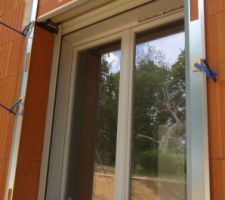 Ravalement : r&egrave;gles qui servent de guides pour faire les angles droits car on ne veut pas de baguettes