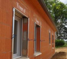 Ravalement : r&egrave;gles pour servir de guides pour faire les angles droits car on ne veut pas de baguettes