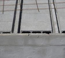Hourdis béton avant coulage de la dalle