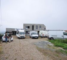 Les choses sérieuses commences avec la coordinations des différents corps de métier (menuisiers, plaquistes, plombiers et électriciens)