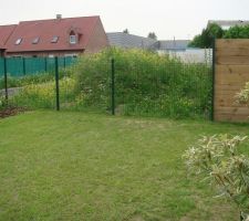 Vue jardin voisin en chantier