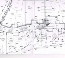 Un plan de la quasi totalit&eacute; du lotissement, le sud est en bas. Au nord il y aura 3 autres terrains, des logements locatifs et la nouvelle &eacute;cole.