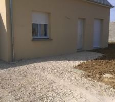 Terrassement fait
Raccordement maison fait.