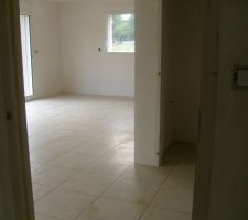 Carrelage en cours vue de la chambre rdc