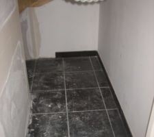 Placo fini sous placard sous l'escalier