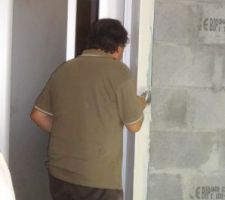 Enduit autour de l'ascenseur au sous sol