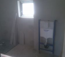 Wc suspendu étage en cours
