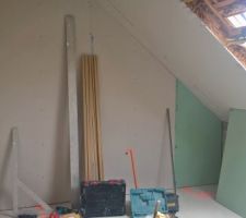 Chambre 2, une chute de placo hydrofugé ç été utilisé.