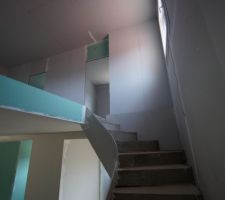 Escalier vers bureaux