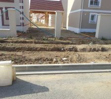 Alors l&agrave;, la question du moment : pas de bateau, comment la voiture acc&egrave;de  &agrave; son  emplacement ?