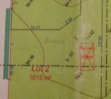 Voila le terrain il y a d&eacute;ja un garage de 40m2 dessus que nous conservons